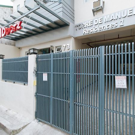 קואזון סיטי Reddoorz Plus @ Torre De Manuel Residences 1 מראה חיצוני תמונה