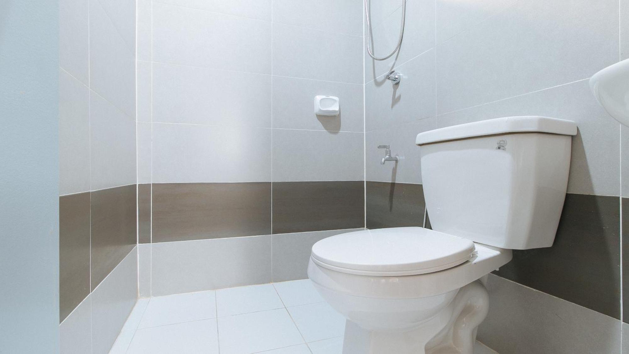 קואזון סיטי Reddoorz Plus @ Torre De Manuel Residences 1 מראה חיצוני תמונה