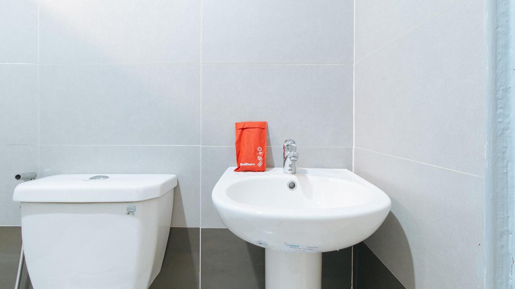 קואזון סיטי Reddoorz Plus @ Torre De Manuel Residences 1 מראה חיצוני תמונה