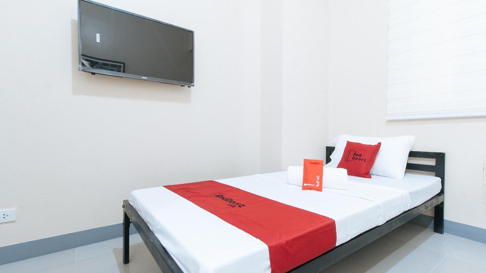 קואזון סיטי Reddoorz Plus @ Torre De Manuel Residences 1 מראה חיצוני תמונה
