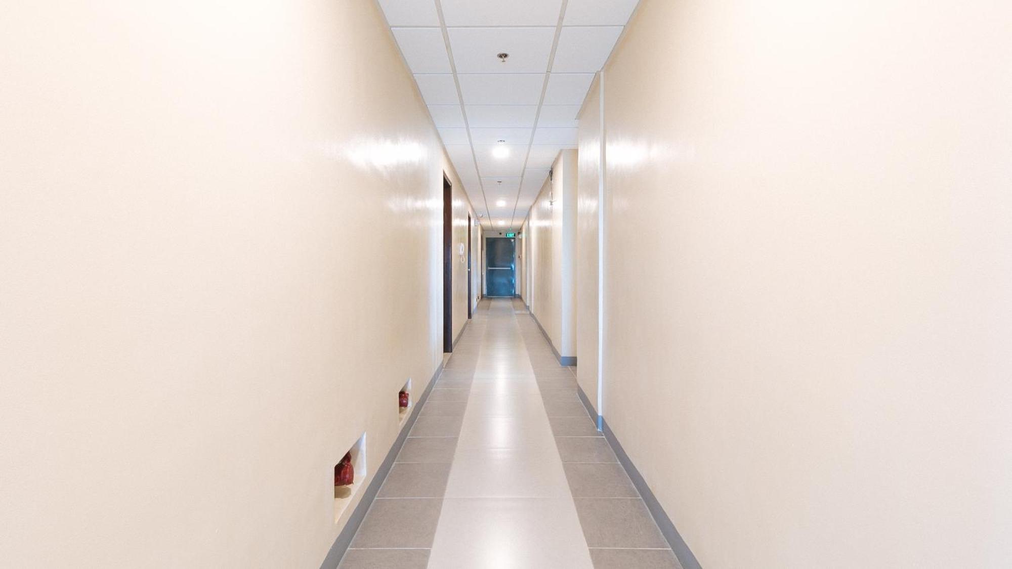 קואזון סיטי Reddoorz Plus @ Torre De Manuel Residences 1 מראה חיצוני תמונה
