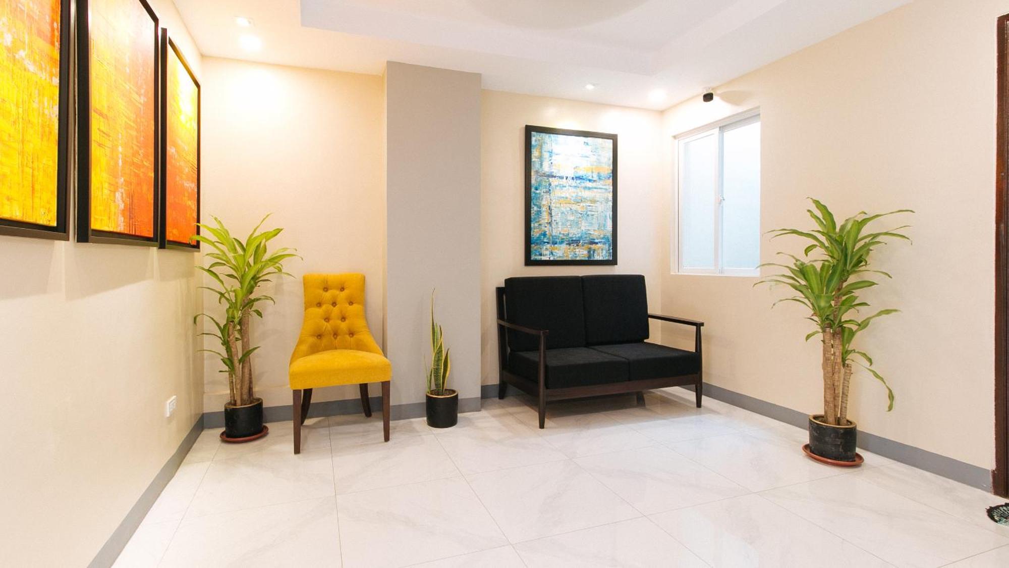 קואזון סיטי Reddoorz Plus @ Torre De Manuel Residences 1 מראה חיצוני תמונה