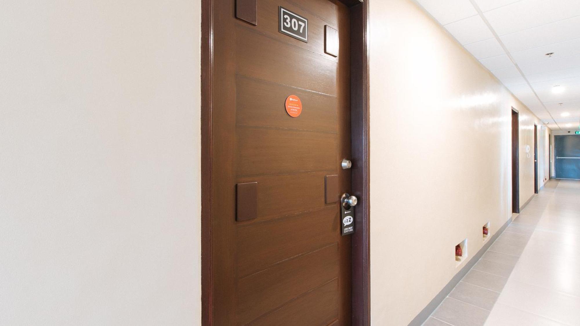 קואזון סיטי Reddoorz Plus @ Torre De Manuel Residences 1 מראה חיצוני תמונה
