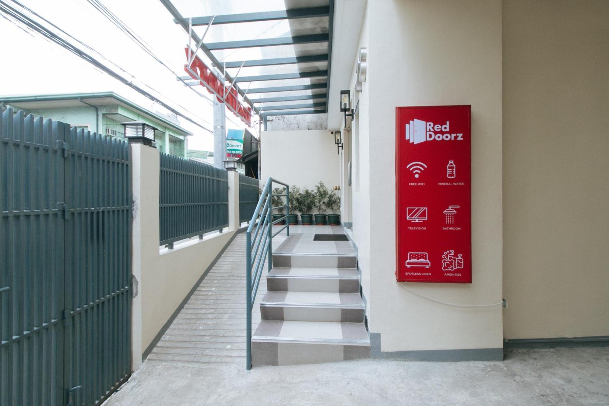 קואזון סיטי Reddoorz Plus @ Torre De Manuel Residences 1 מראה חיצוני תמונה